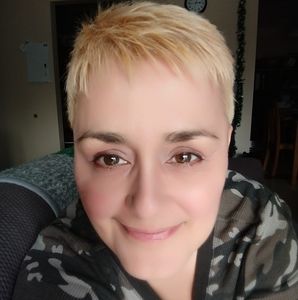 Meet your Posher, Desi